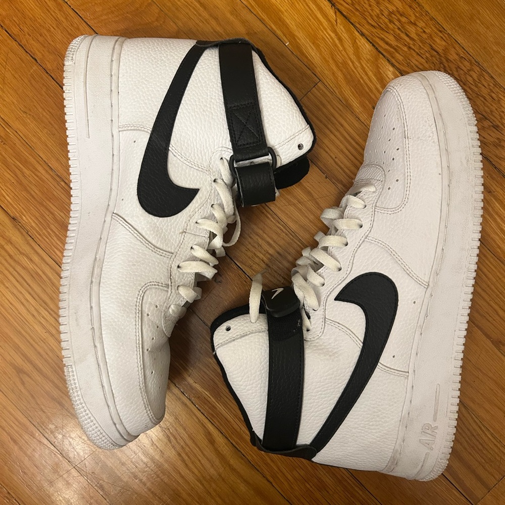 Nike Men's High-Top White and Black Sneakers - Picture 4 of 5